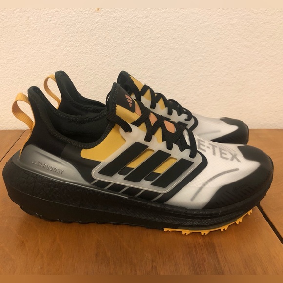 adidas Shoes - Adidas UltraBoost Light GTX Gore-Tex Running Shoes Women’s size 9